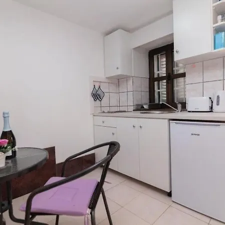 Niki In Hearth Of Daire *